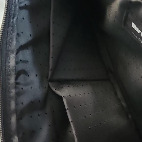 NWOT Incase Compact Sleeve for 13in MacBook - Picture 6 of 14